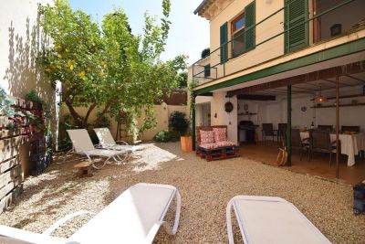 Central townhouse with sunny courtyard and covered terrace in Sóller - Reg. ET 476/2015