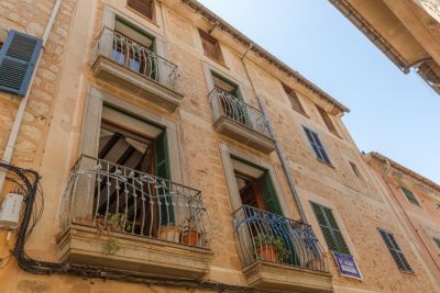 Townhouse with terrace in the heart of Sóller Townhouse with terrace in the heart of Sóller