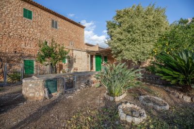 Mountain views and endless potential between Sóller and Fornalutx Mountain views and endless potential between Sóller and Fornalutx