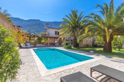 House with pool close to the town centre of Sóller House with pool close to the town centre of Sóller